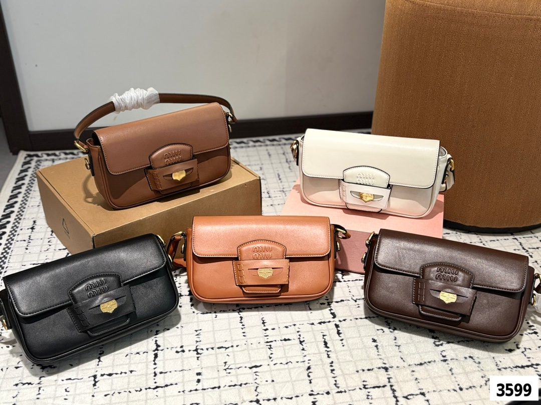 MIUMIU ペニーレザーバッグ