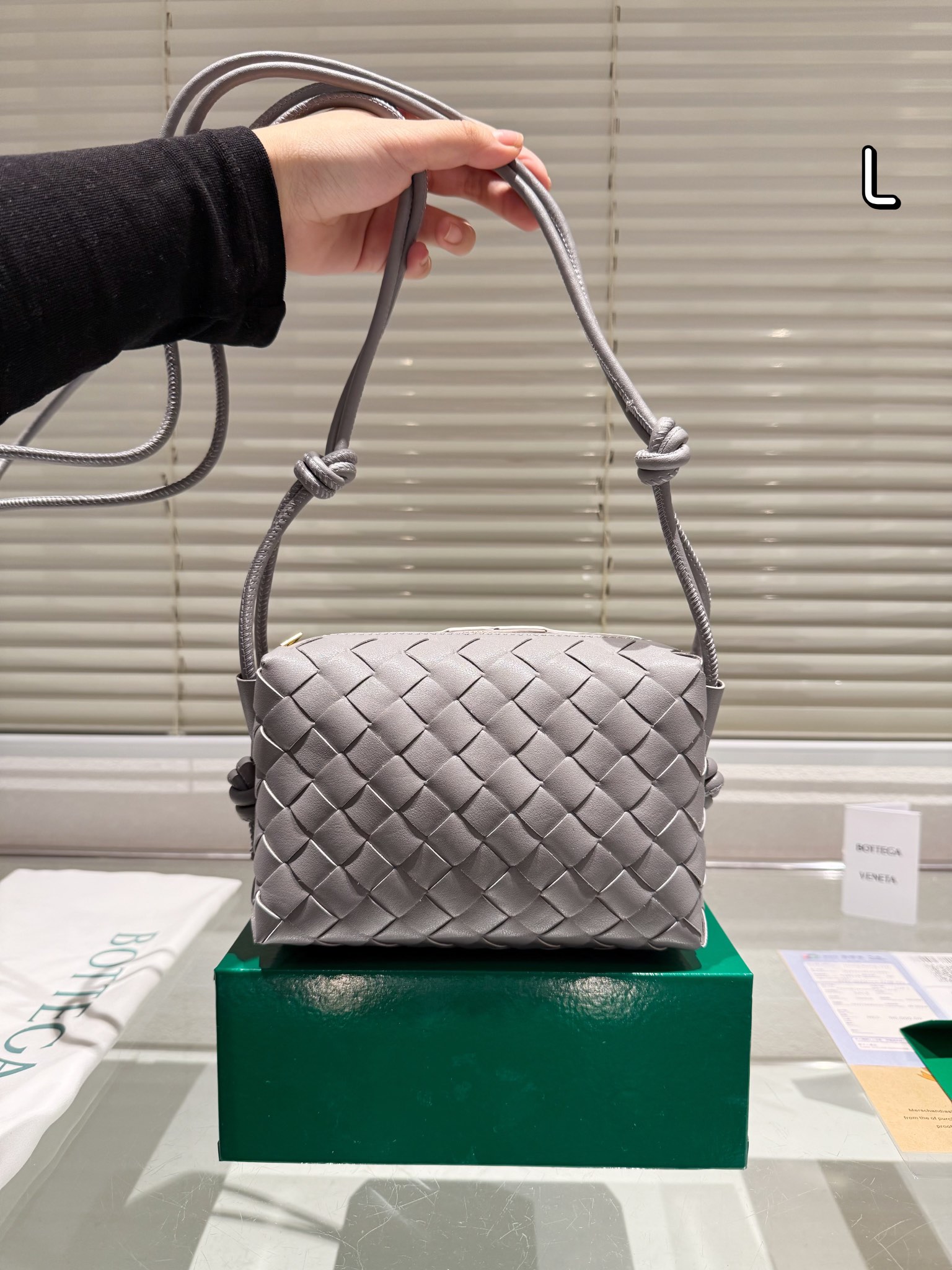 関税送料込★BOTTEGA VENETA*Candy loop カメラ バッグ