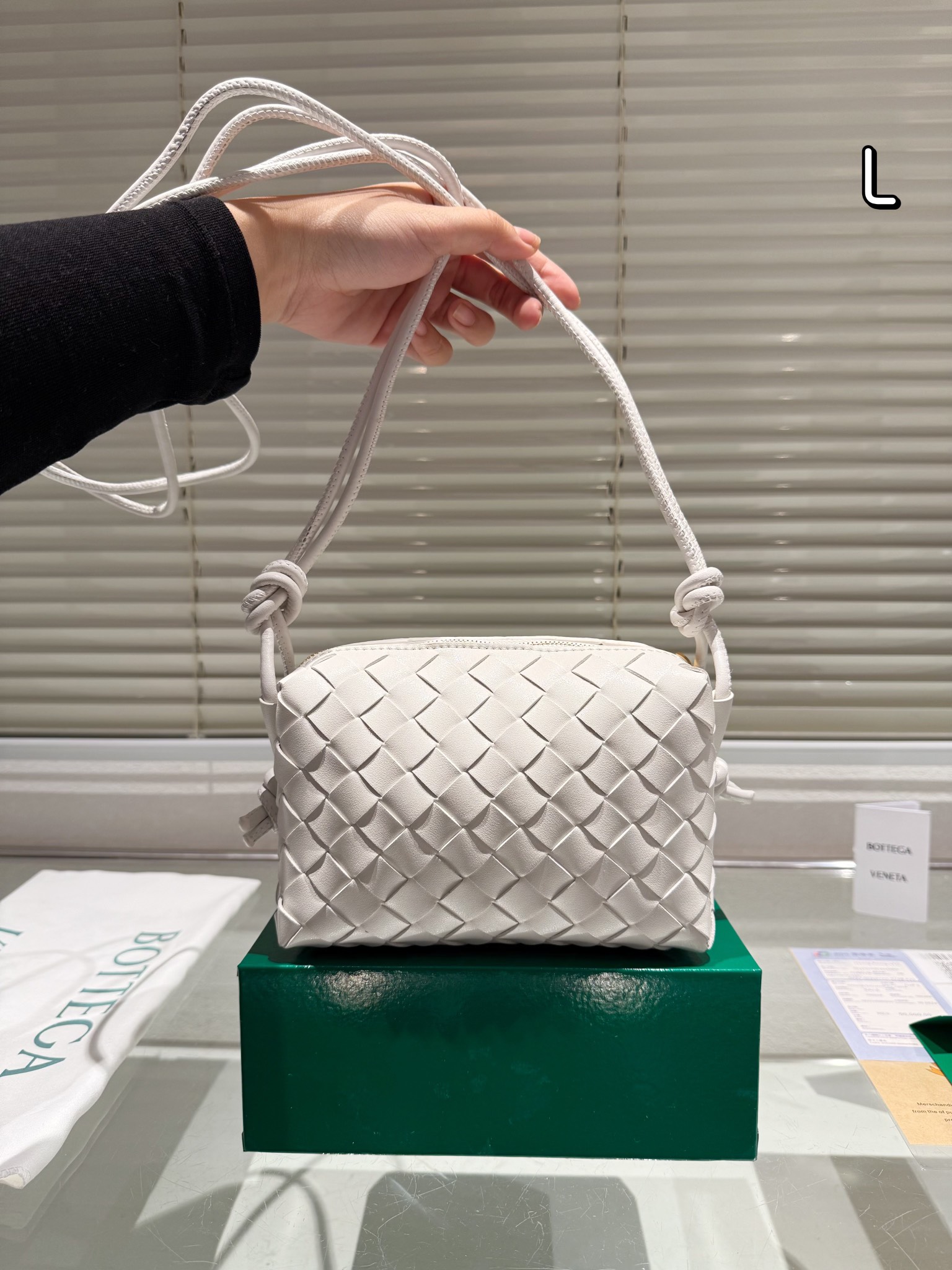 関税送料込★BOTTEGA VENETA*Candy loop カメラ バッグ