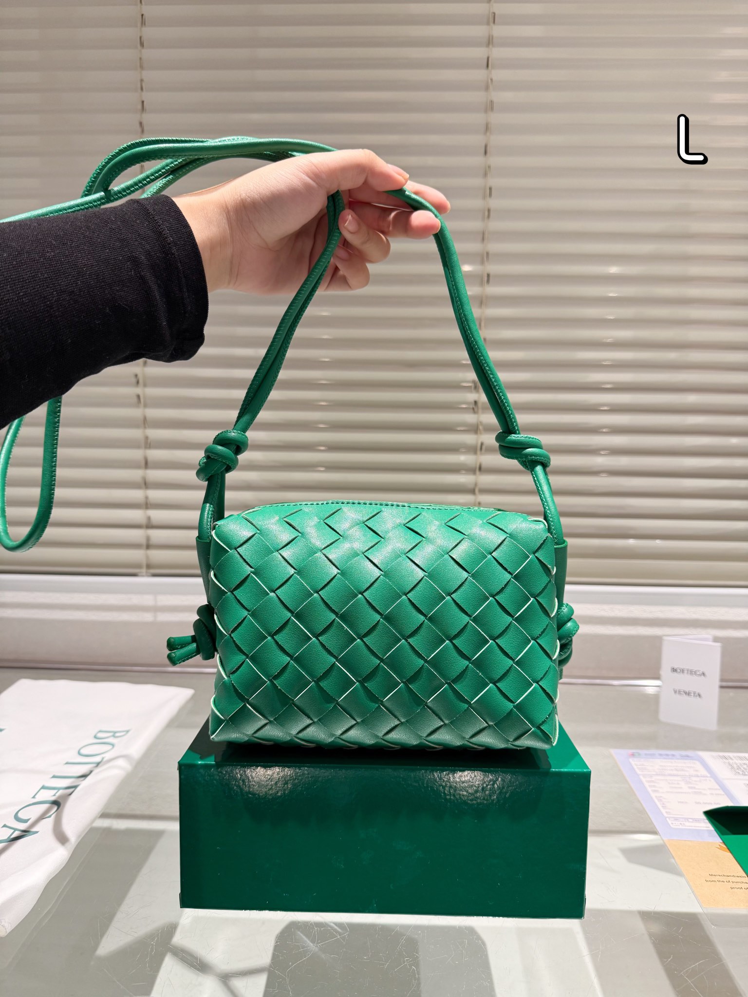 関税送料込★BOTTEGA VENETA*Candy loop カメラ バッグ