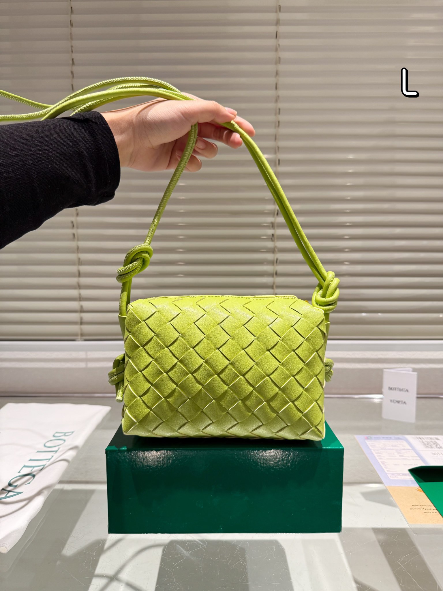 関税送料込★BOTTEGA VENETA*Candy loop カメラ バッグ