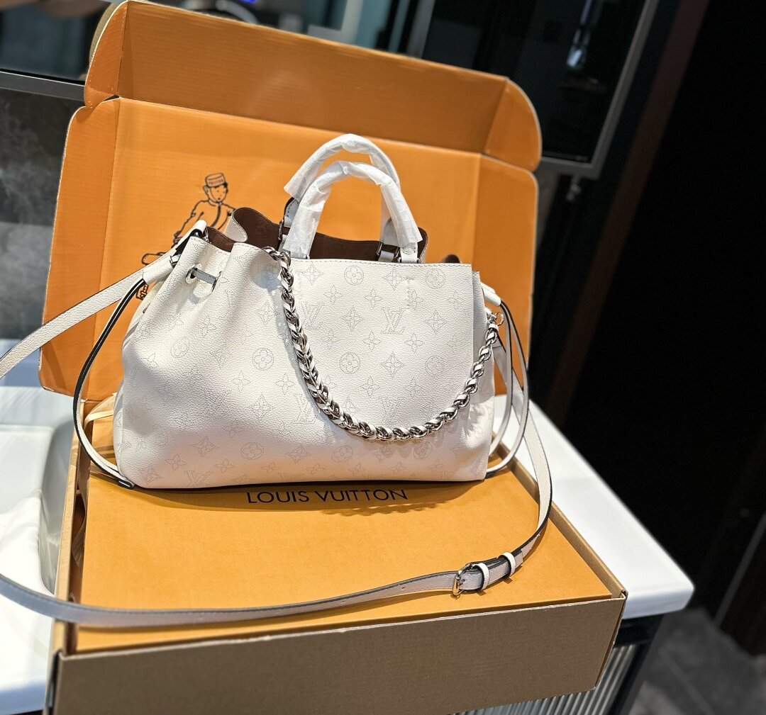 LOUIS VUITTON ベラ･トート　バッグ　 マヒナルイ・ヴィトン  M59203 牛革