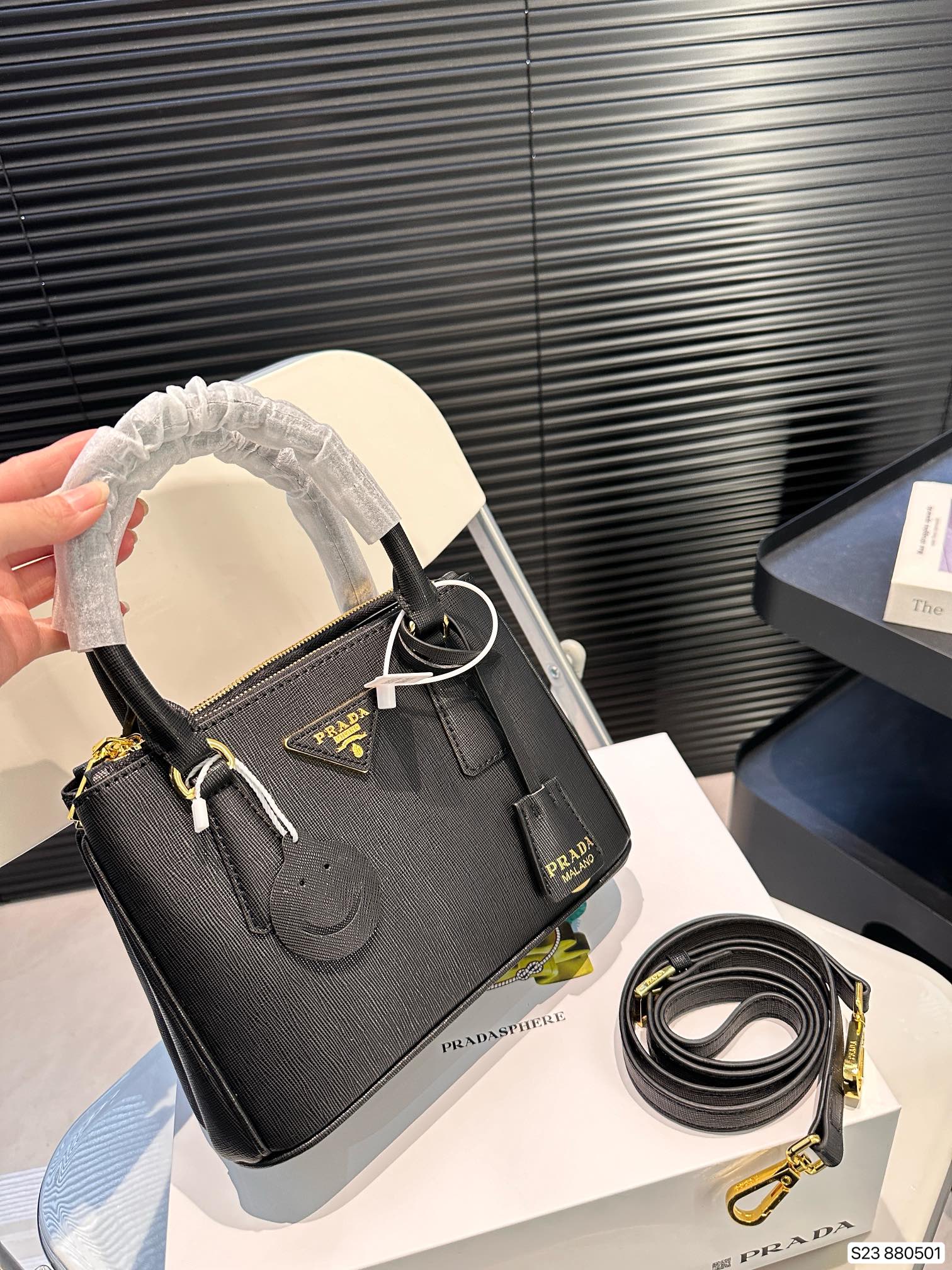 PRADA ガレリア サフィアーノレザー スモールバッグ