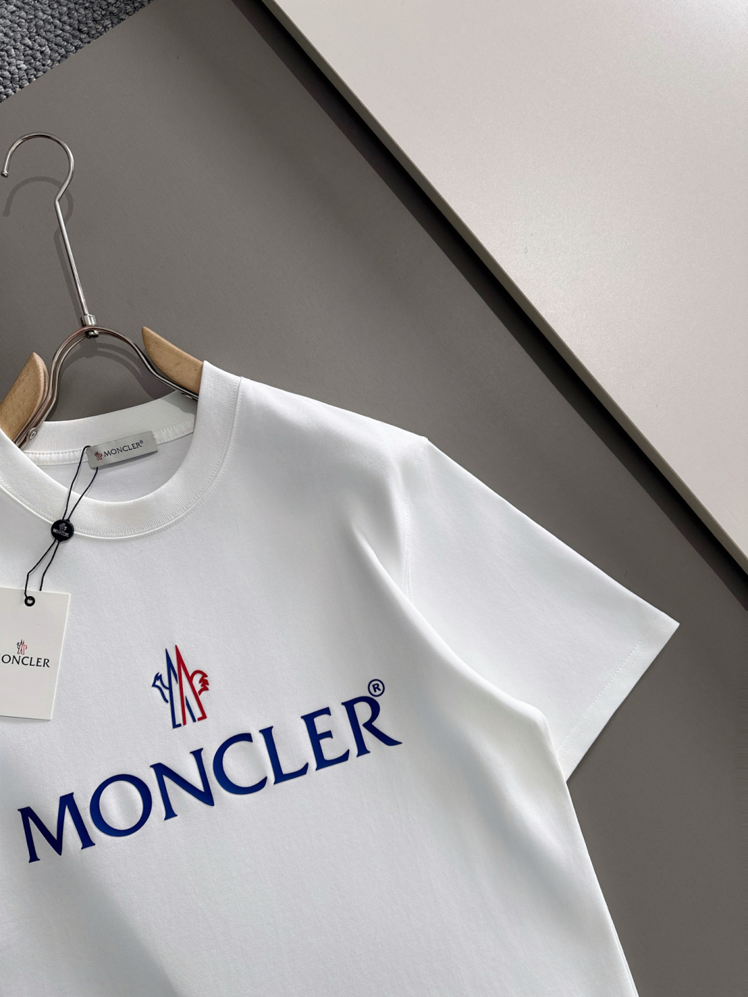 MONCLER Tシャツ H0200