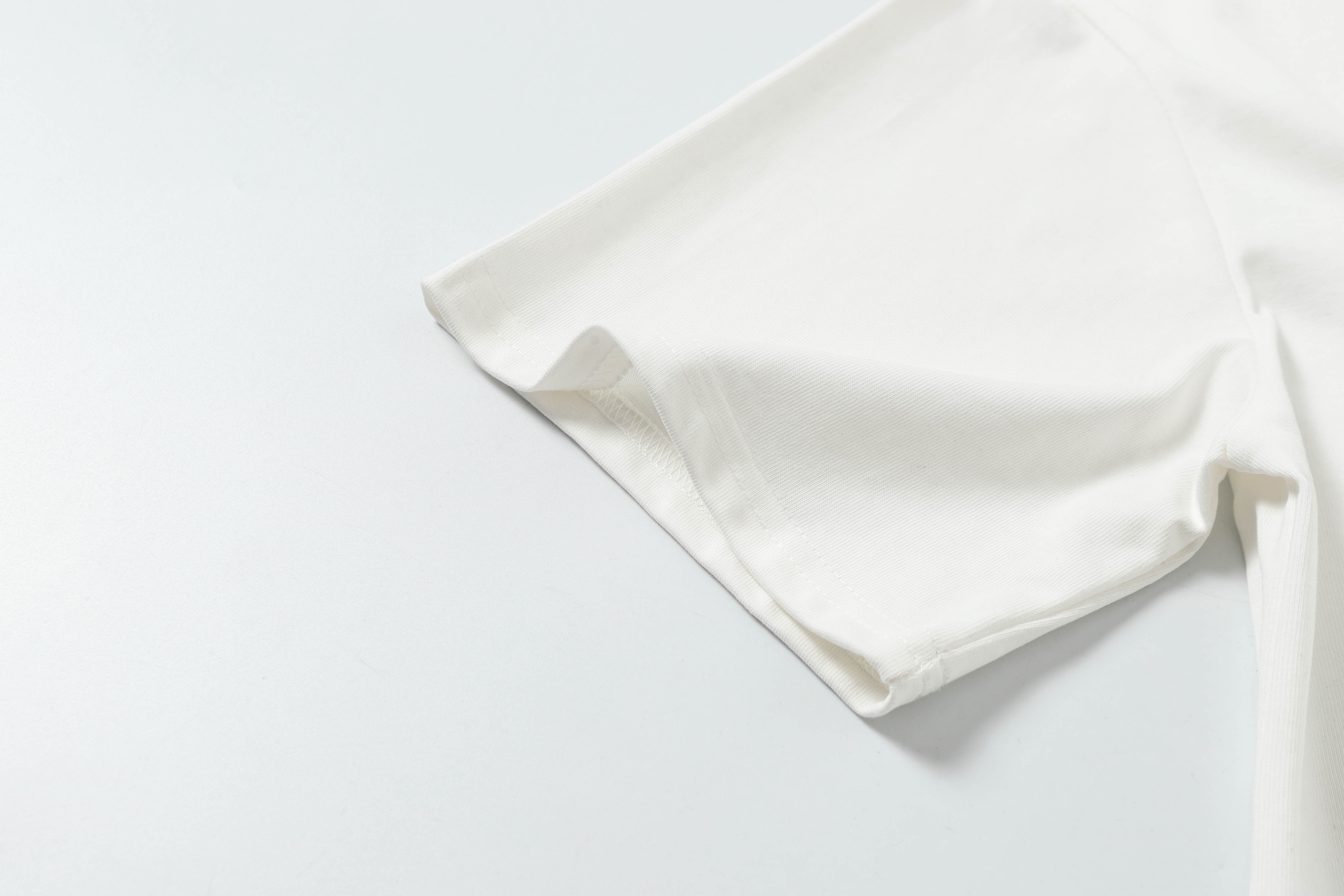 MONCLER Tシャツ  h0213