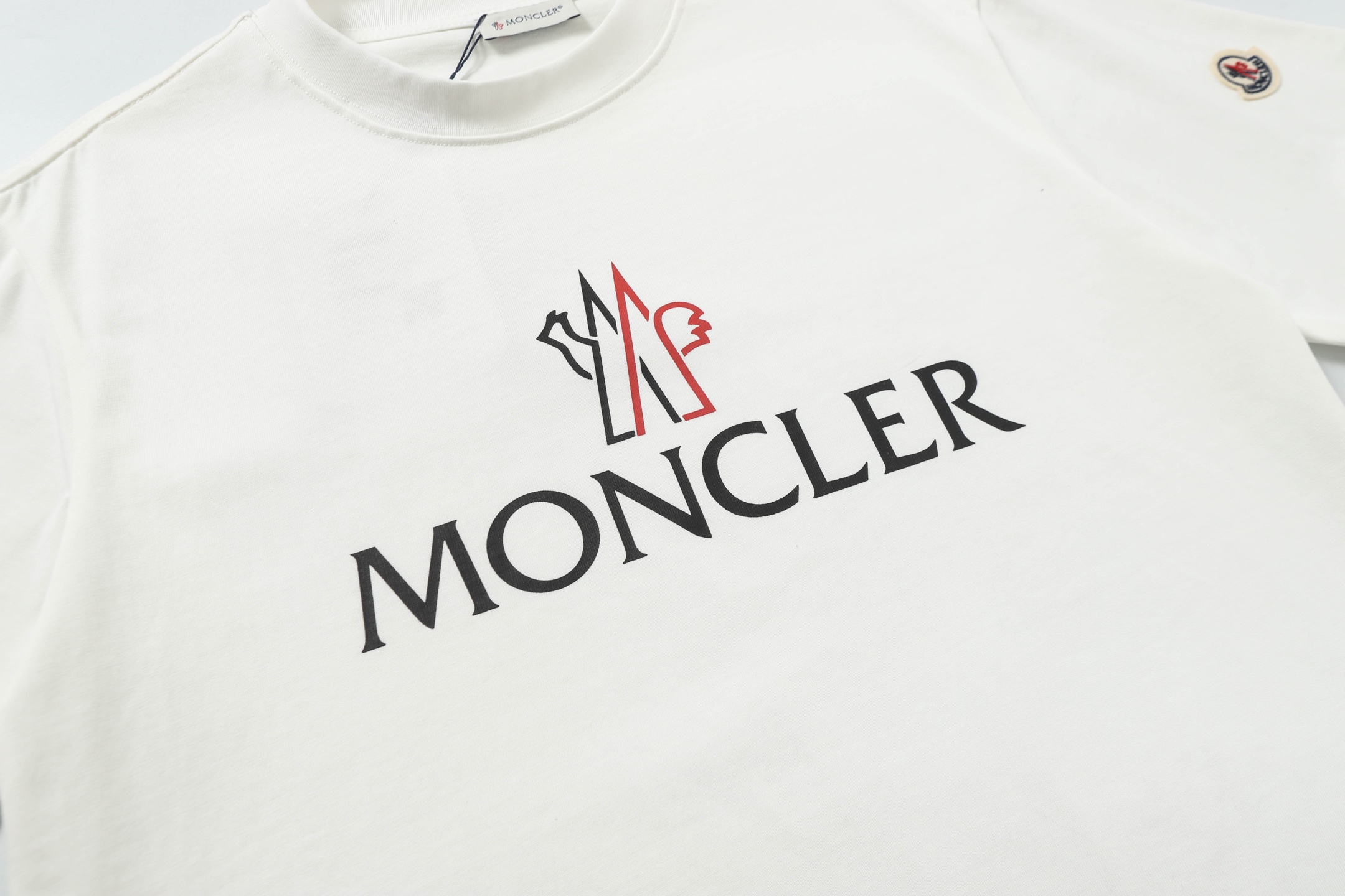 MONCLER Tシャツ  h0215