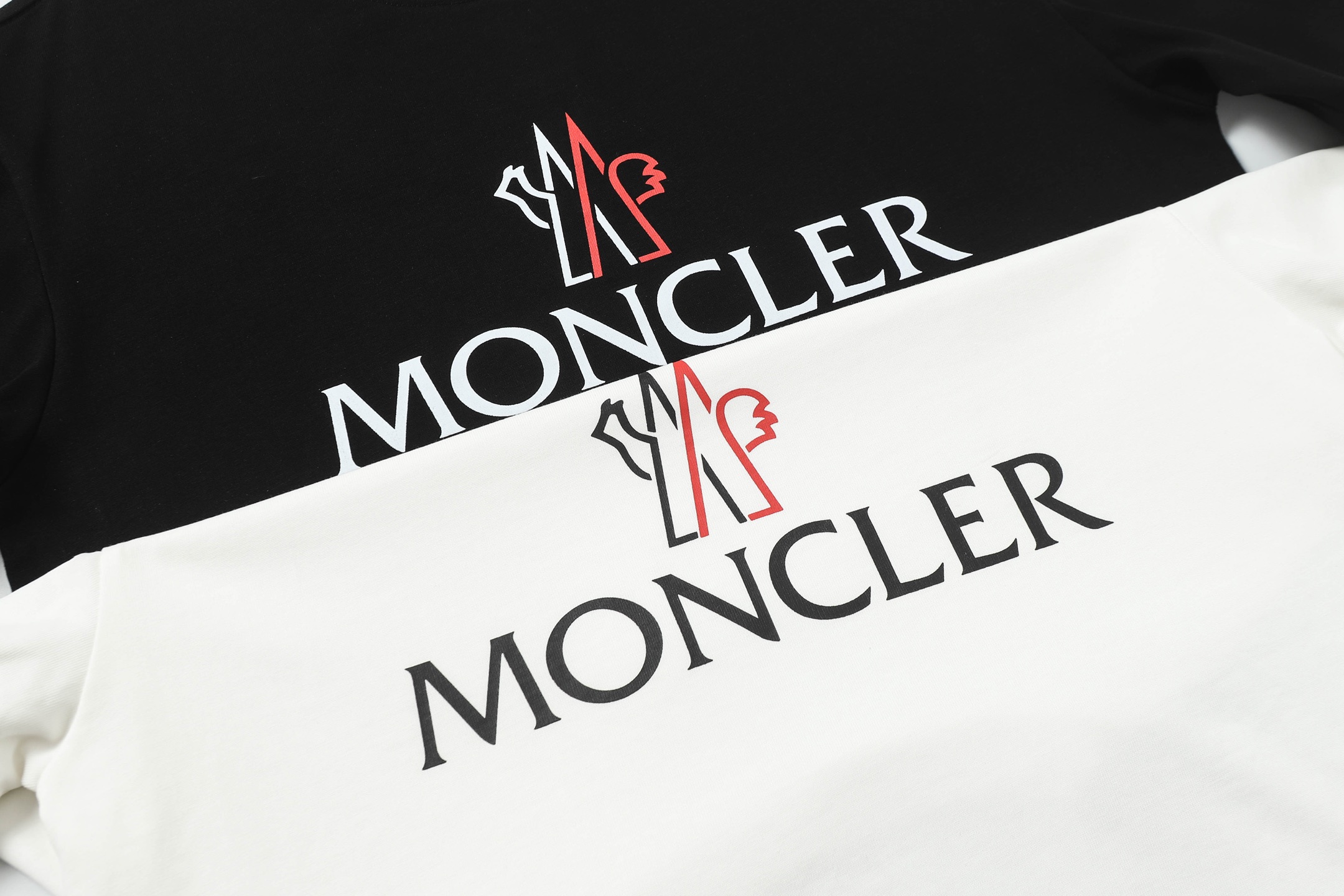 MONCLER Tシャツ  h0215