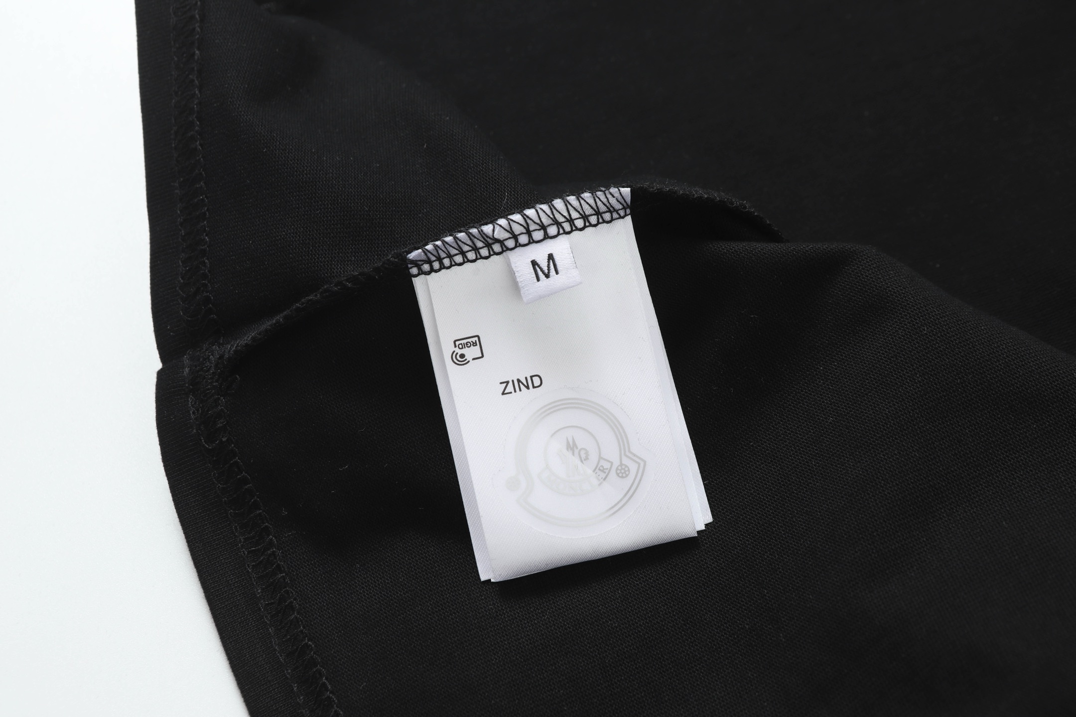 MONCLER Tシャツ  h0215