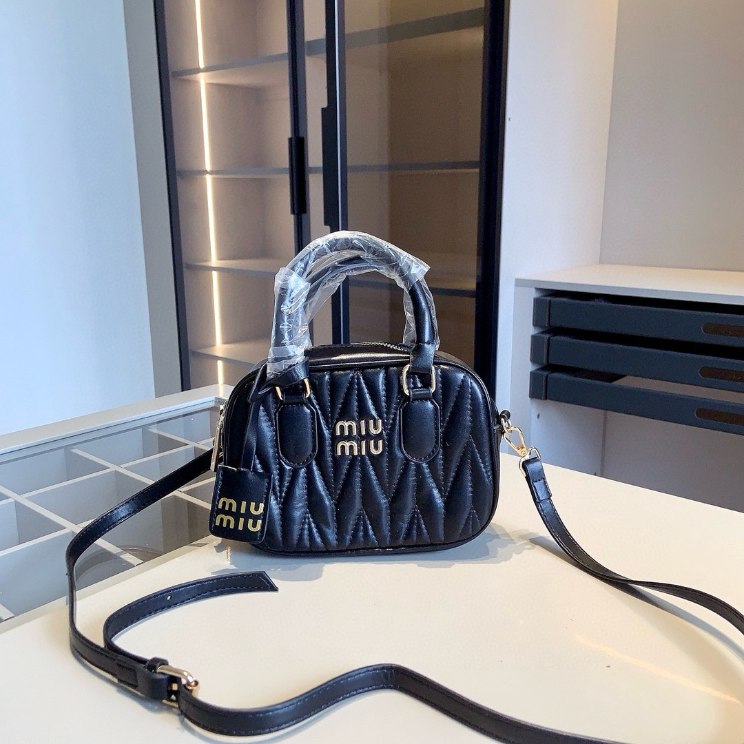 MIUMIUミュウミュウ – Colorsshop.jp