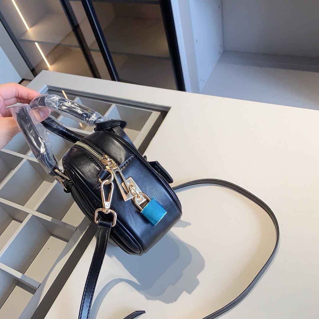 MIUMIUミュウミュウ　 3セット　ボウリングバッグ✙チェーンショルダーバッグ✙カードケース　　黒