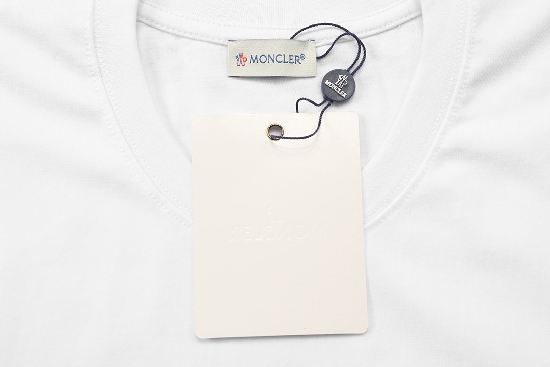 MONCLER Tシャツ  刺繍　mh0212　100％　男女兼用
