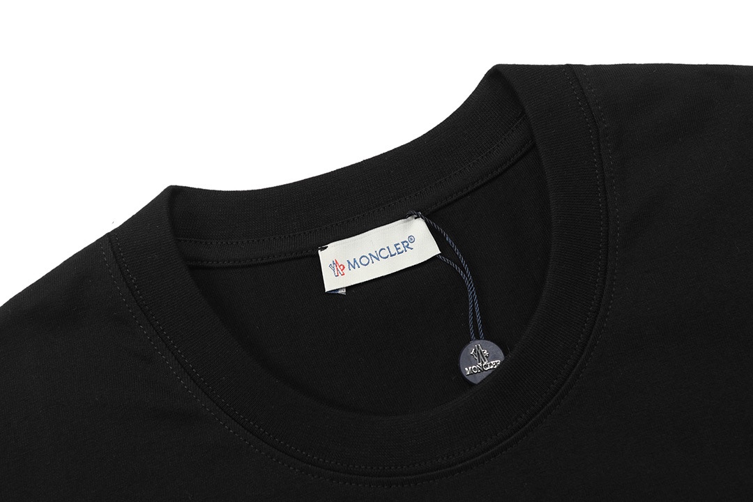 MONCLER Tシャツ  刺繍　mh0212　100％　男女兼用