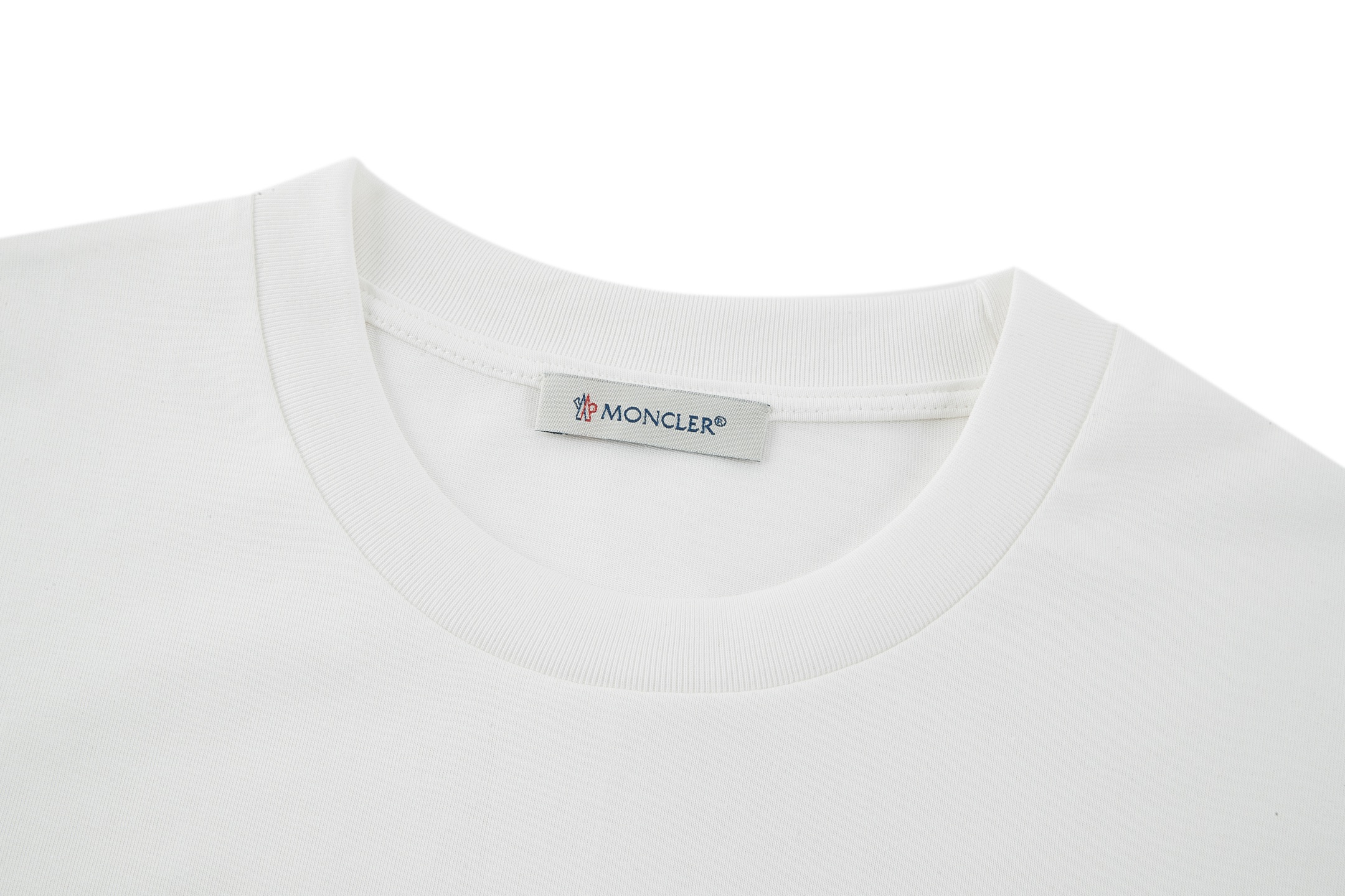 MONCLER モンクレール 刺繍ワッペンロゴ 半袖Tシャツ 　ブラック＆ホワイト　100％　男女兼用 mh0213