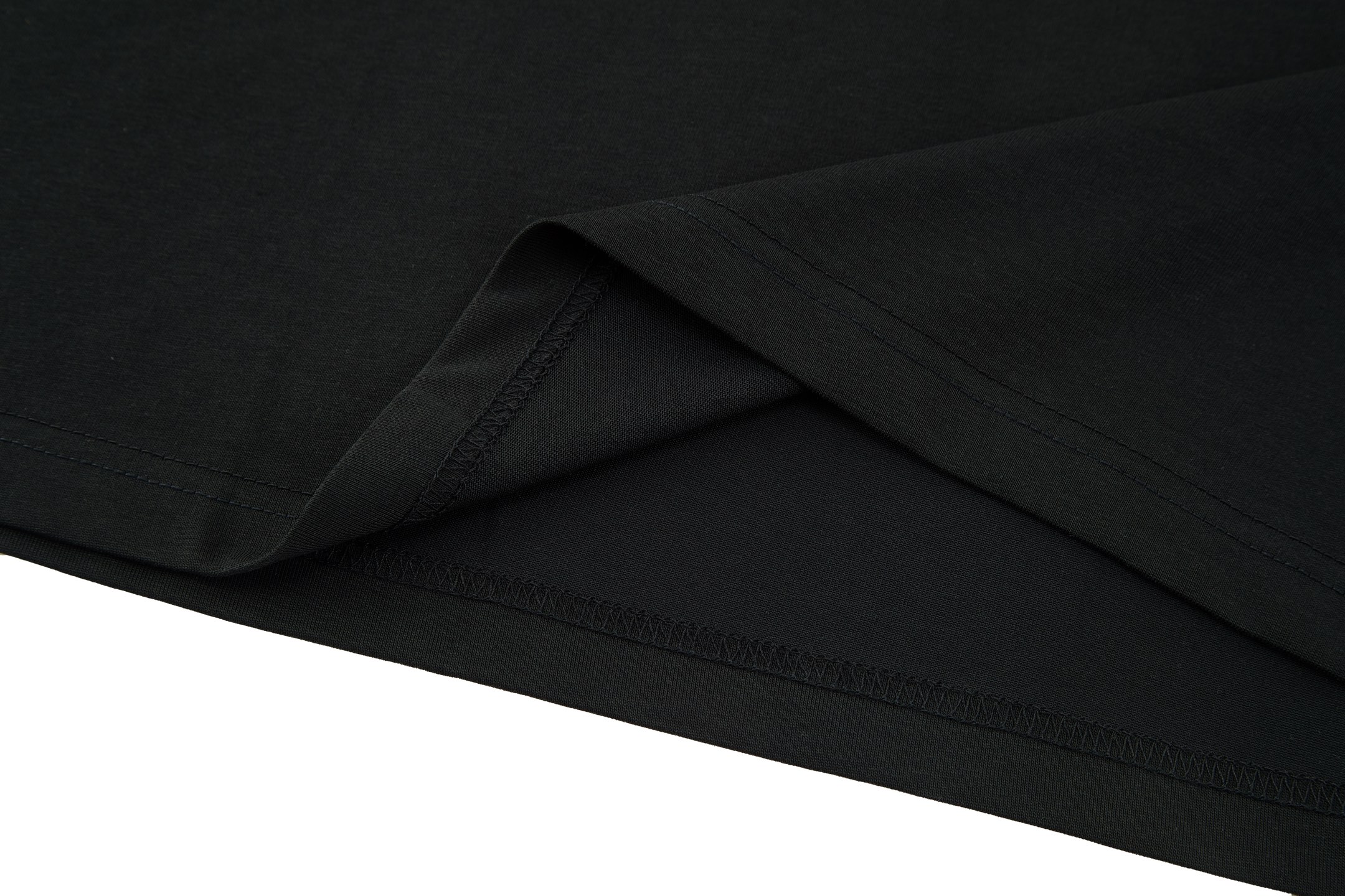 MONCLER モンクレール 刺繍ワッペンロゴ 半袖Tシャツ 　ブラック＆ホワイト　100％　男女兼用 mh0213