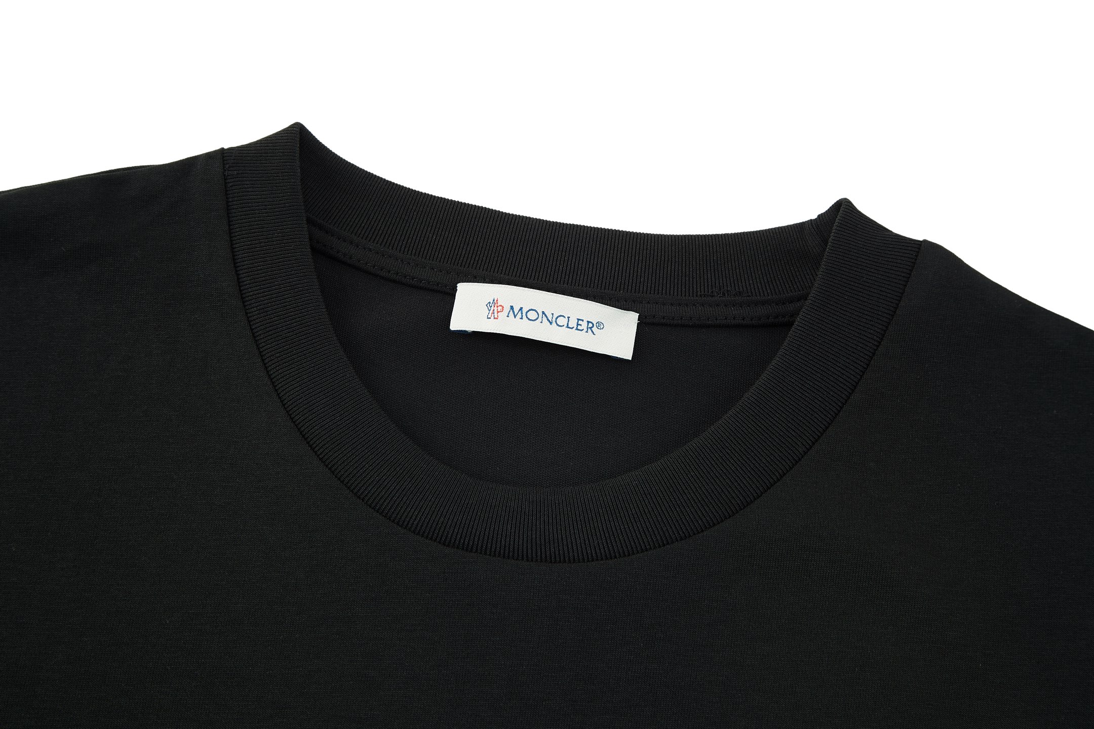 MONCLER モンクレール 刺繍ワッペンロゴ 半袖Tシャツ 　ブラック＆ホワイト　100％　男女兼用 mh0213