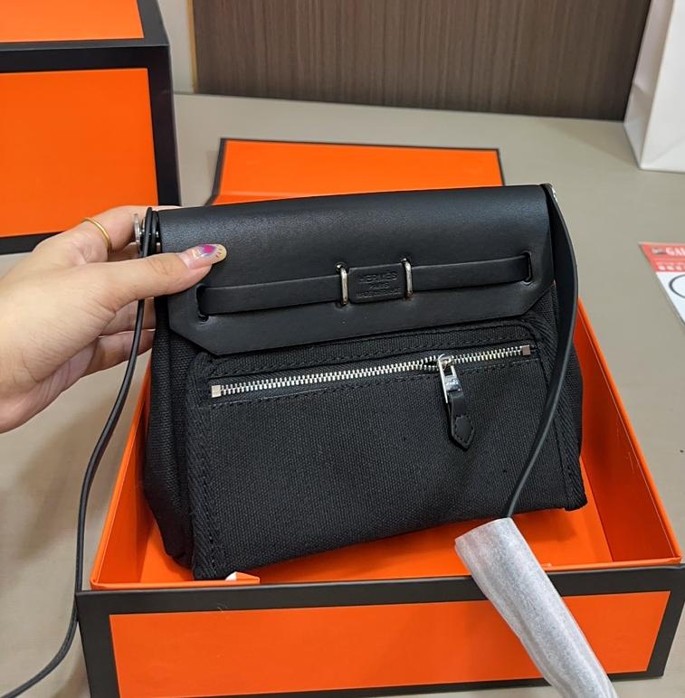 Herbag Zip 20 エールバック ミニショルダー ブラック　/シルバー金具 トワルアッシュヴァイキング/ヴァッシュハンター W刻印 