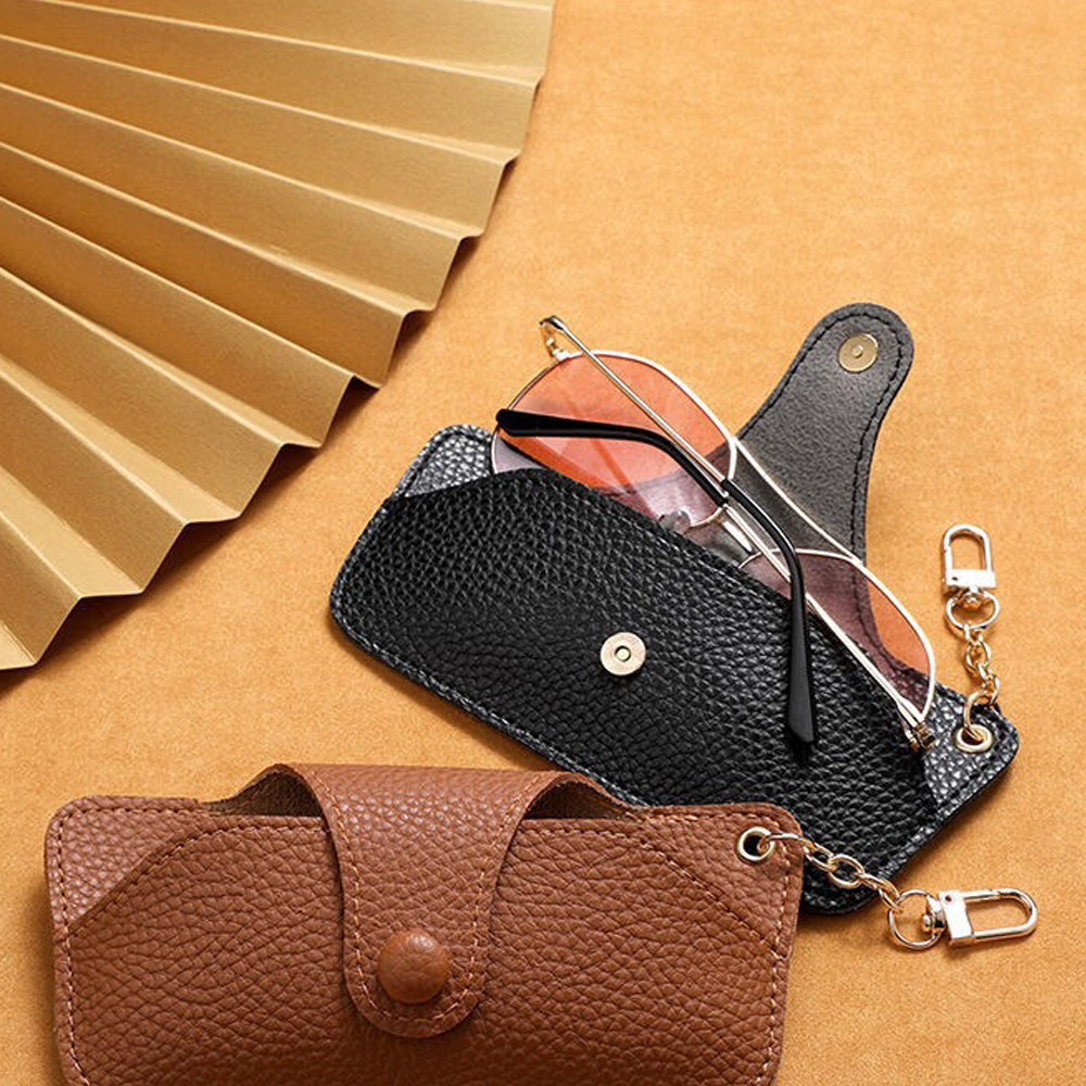 PU EYEWEAR POUCH WITH WRIST CHAIN