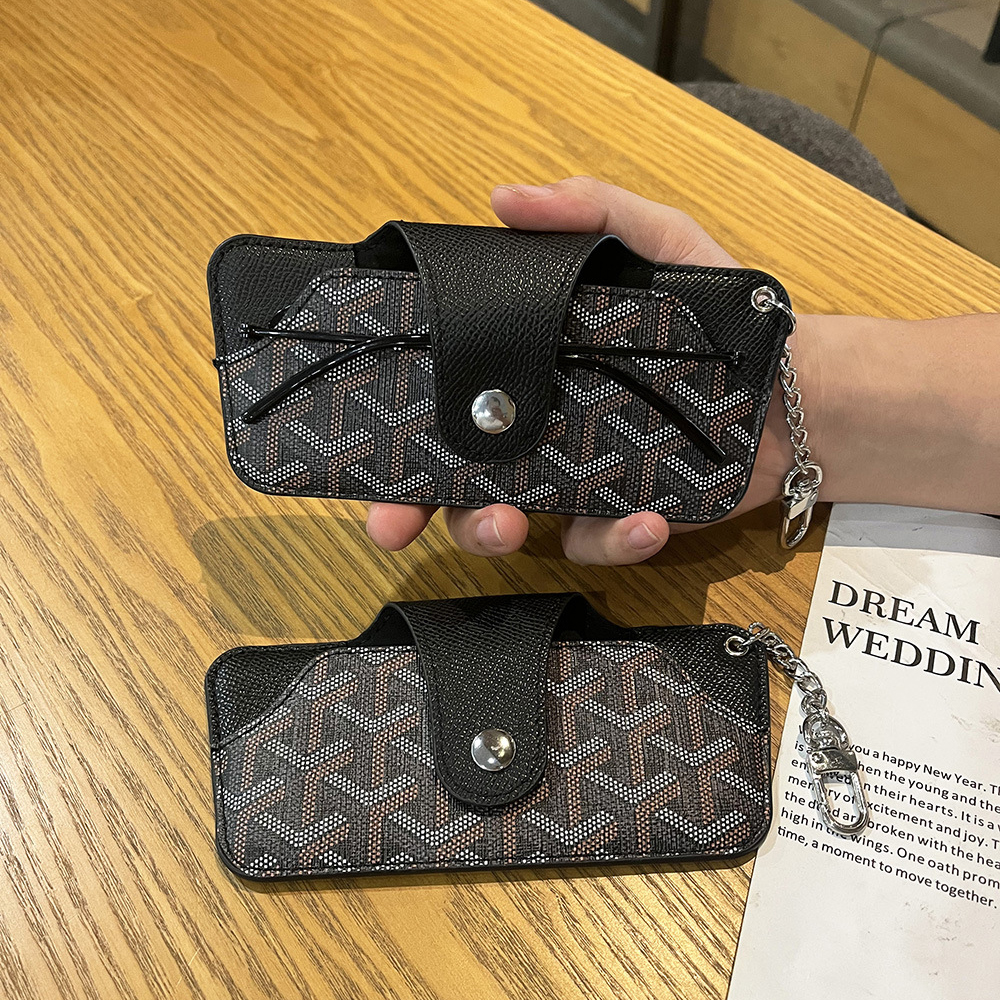 PU EYEWEAR POUCH WITH WRIST CHAIN