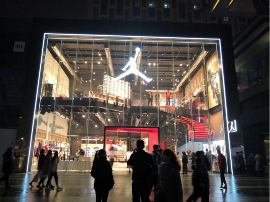 AIRJORDAN 男女兼用プリントラウンドネックジャージ