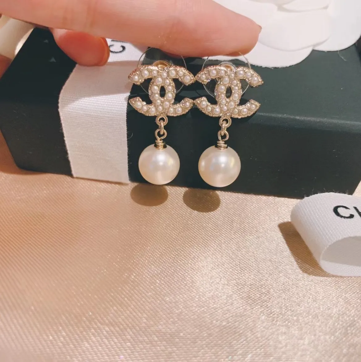 【国内発送/直営店】ゴールドパールピアス 2*3.4cm