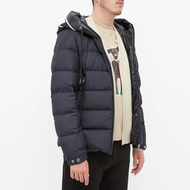 直営店買付・国内発送・送関込/MONCLER Cardereダウンジャケット