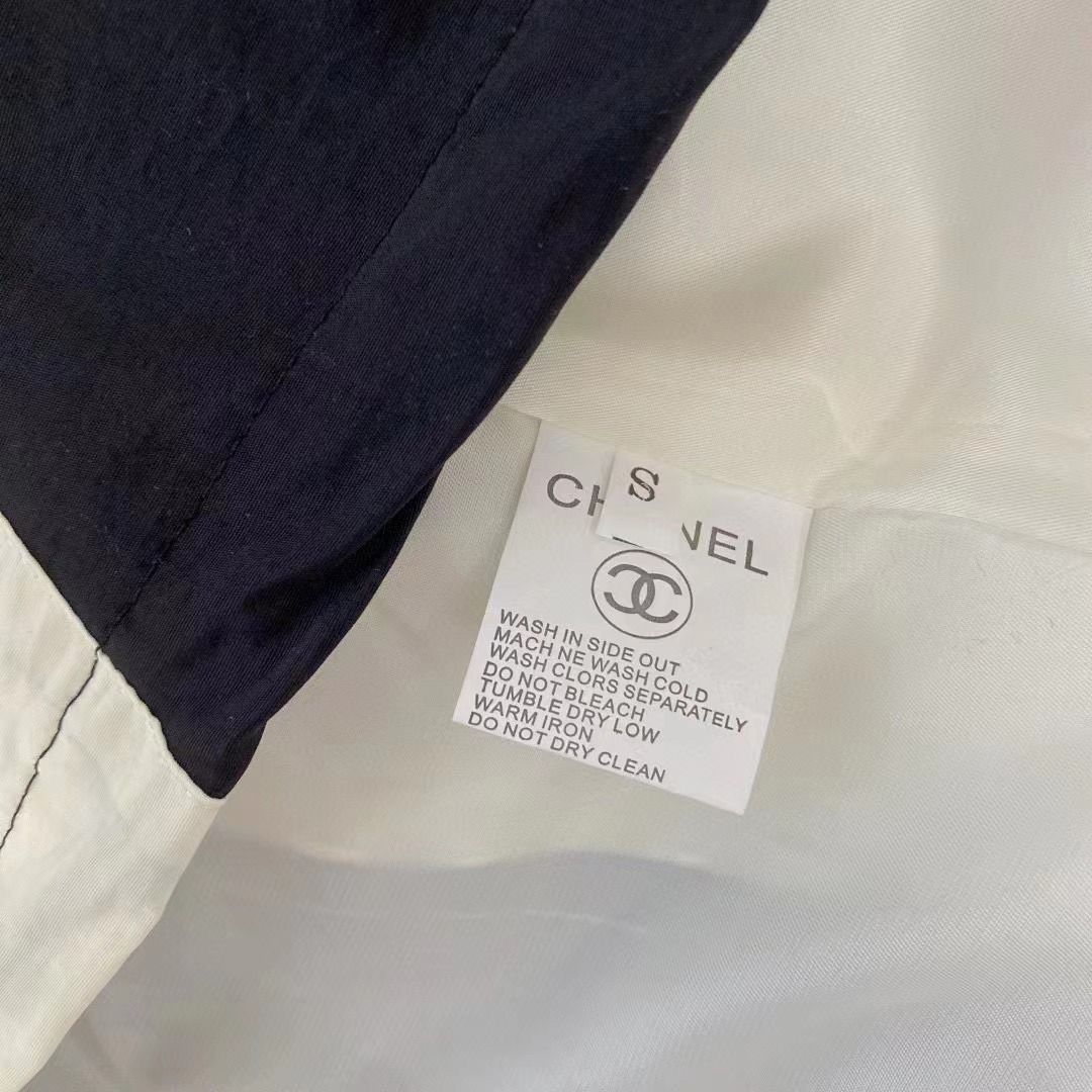 CHANELレトロ風インパクトカラーの連帽カーディガンコート