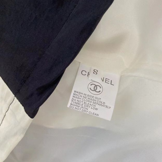 CHANELレトロ風インパクトカラーの連帽カーディガンコート