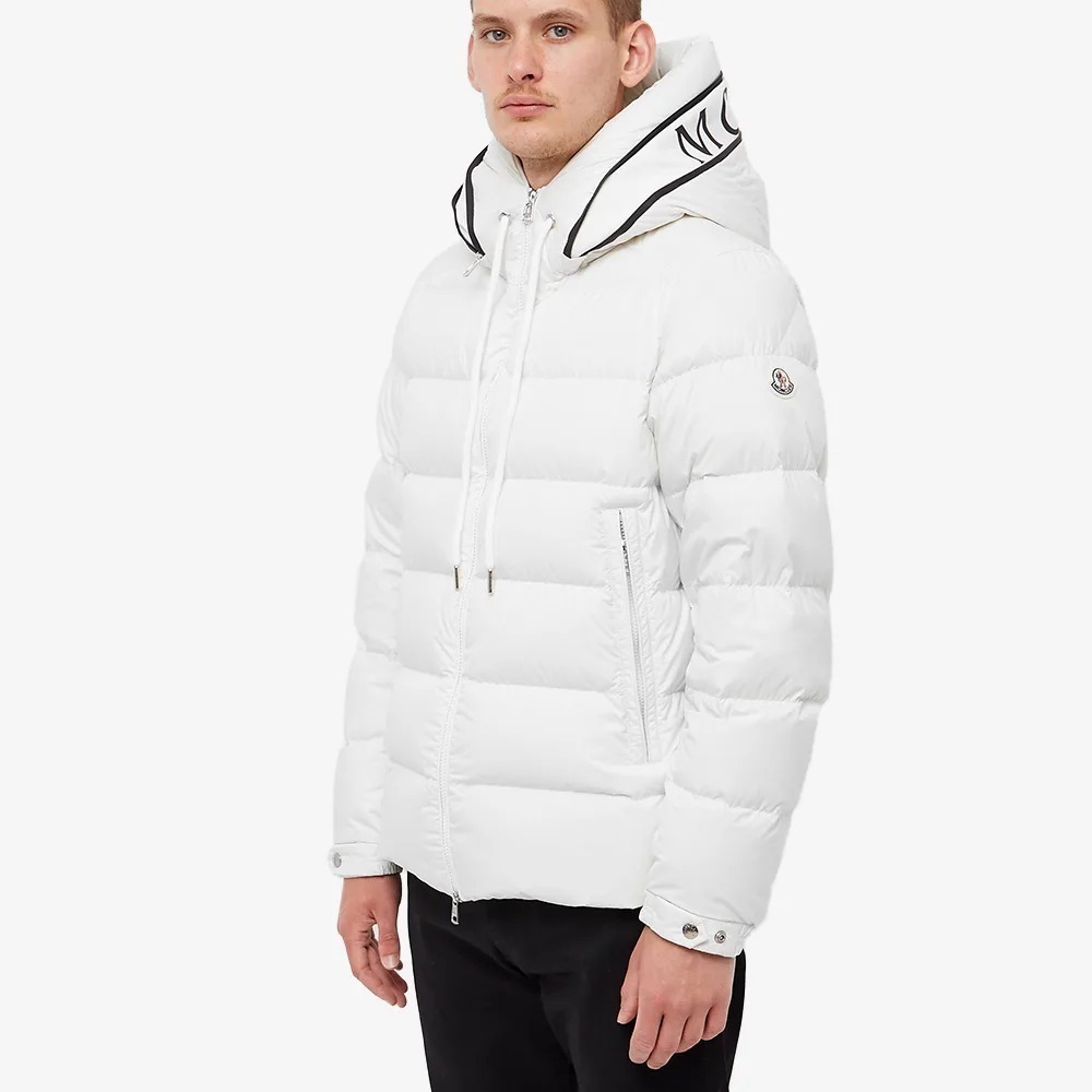 直営店買付・国内発送・送関込/MONCLER Cardereダウンジャケット
