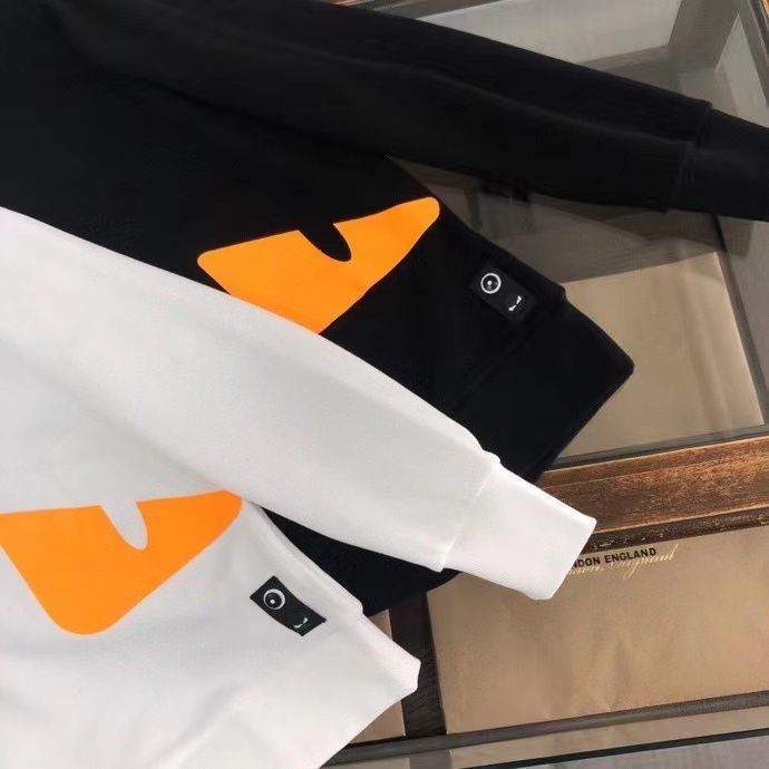 FENDI  パーカー フェンディ プレントおしゃれ 丸首 通勤 通学 メンズ