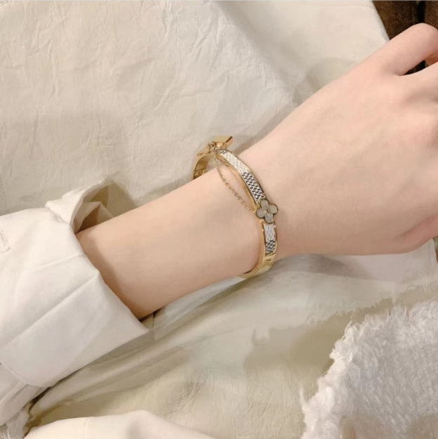 【国内発送/直営店】人気のブレスレット