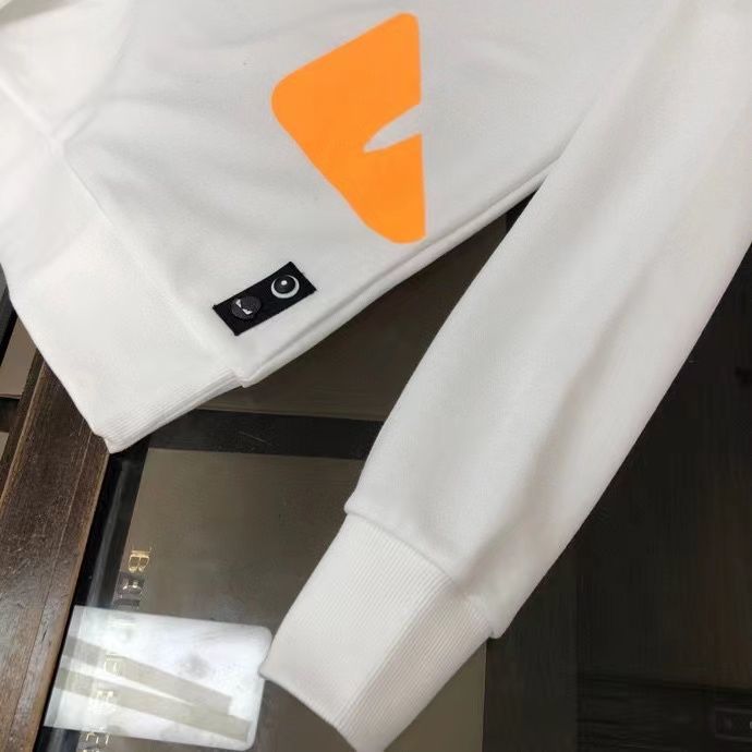 FENDI  パーカー フェンディ プレントおしゃれ 丸首 通勤 通学 メンズ