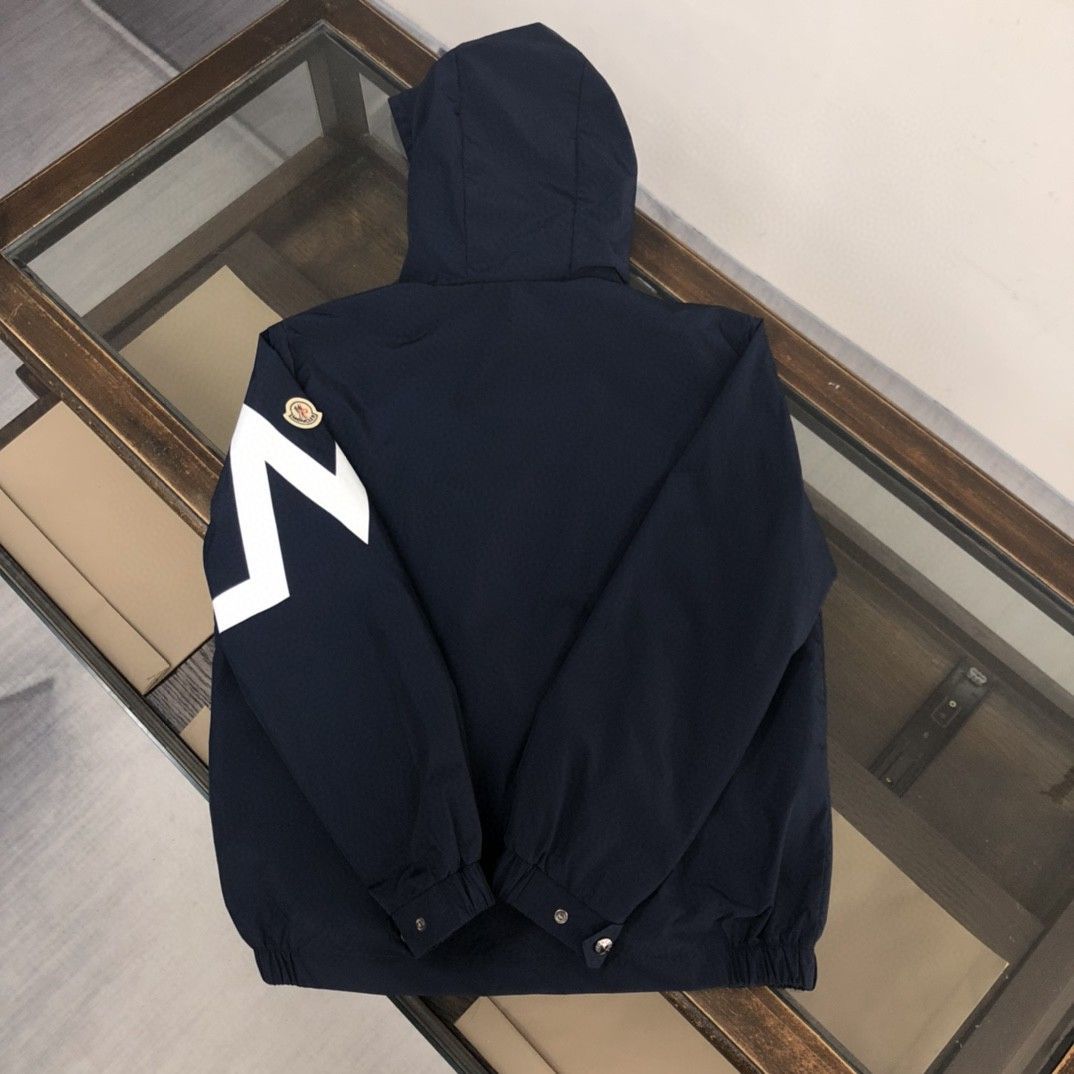 MONCLER春と秋の新作フード付きウインドブレーカージャケット