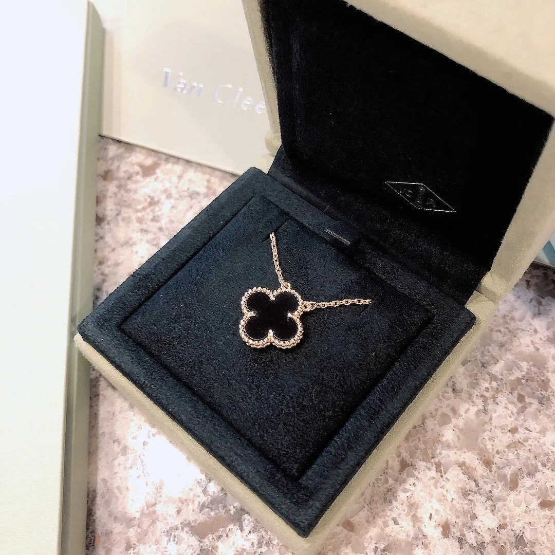 【国内発送/直営店】ネックレス ヴィンテージアルハンブラ★Vintage Alhambraペンダントペンダント♪