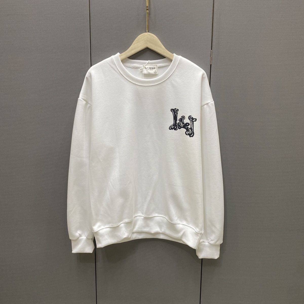 LOUIS VUITTON  パーカー ブランド　ルイ・ヴィトン ロゴ カジュアル　おしゃれ　男女兼用