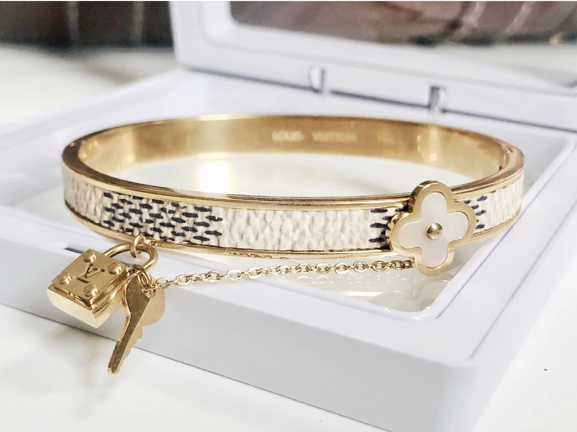 【国内発送/直営店】人気のブレスレット