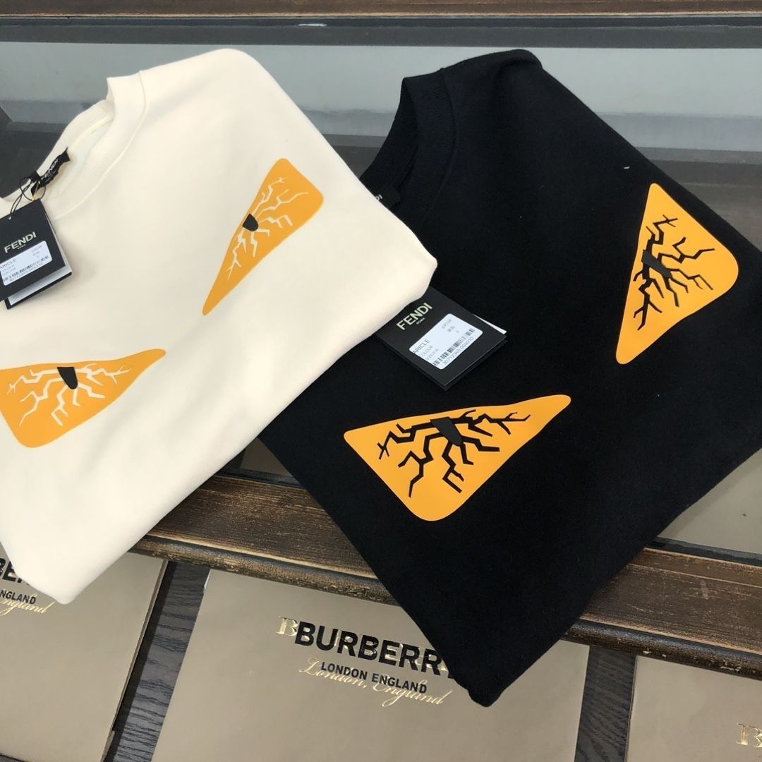 FENDI  パーカー フェンディ プレントおしゃれ 丸首 通勤 通学 メンズ