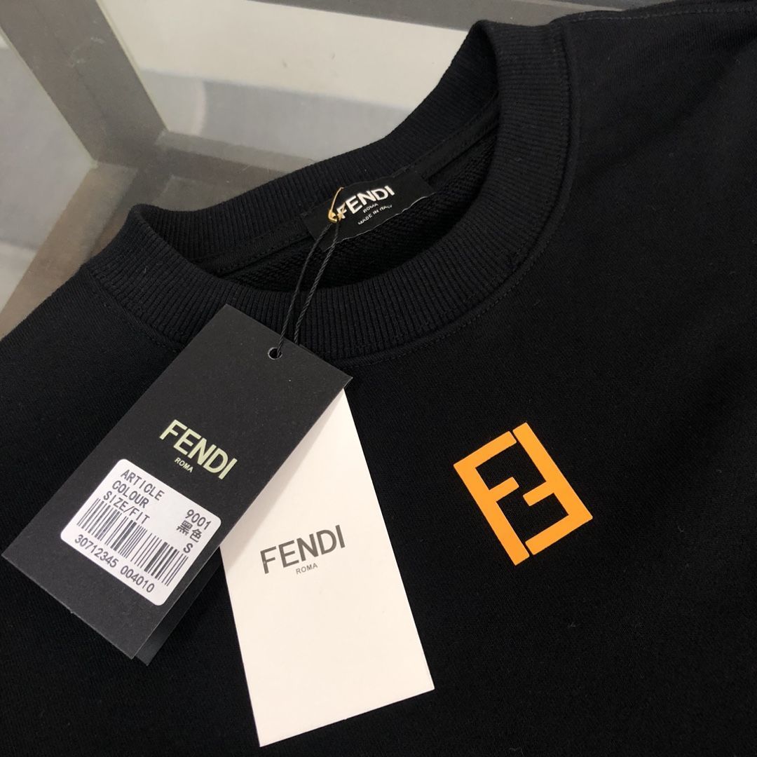 FENDI  パーカー フェンディ おしゃれ 丸首 通勤 通学 秋服 男女兼用