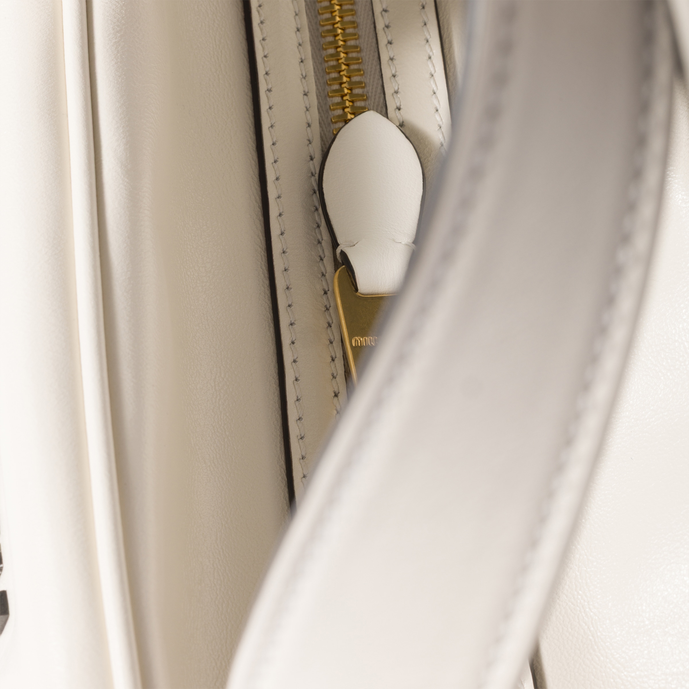 レザー トップハンドル バッグ