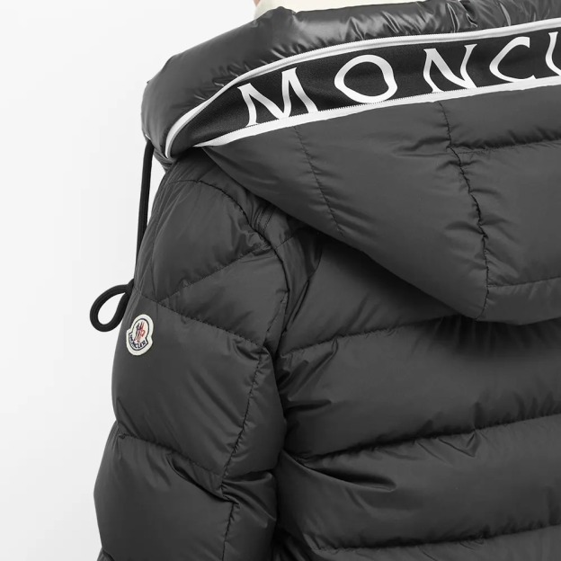 直営店買付・国内発送・送関込/MONCLER Cardereダウンジャケット