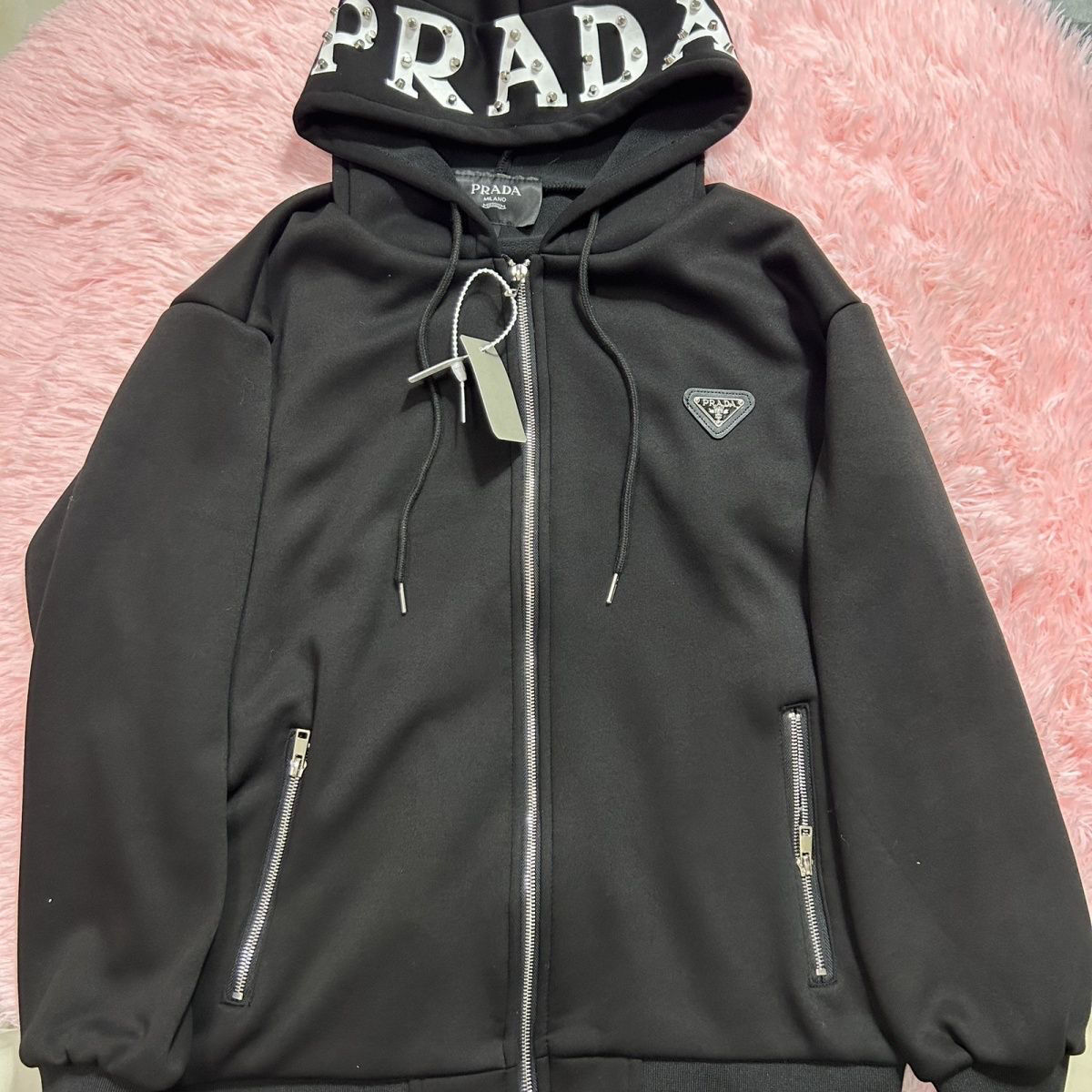 PRADA 逆三角柳釘連帽プリントスウェットコート パーカー