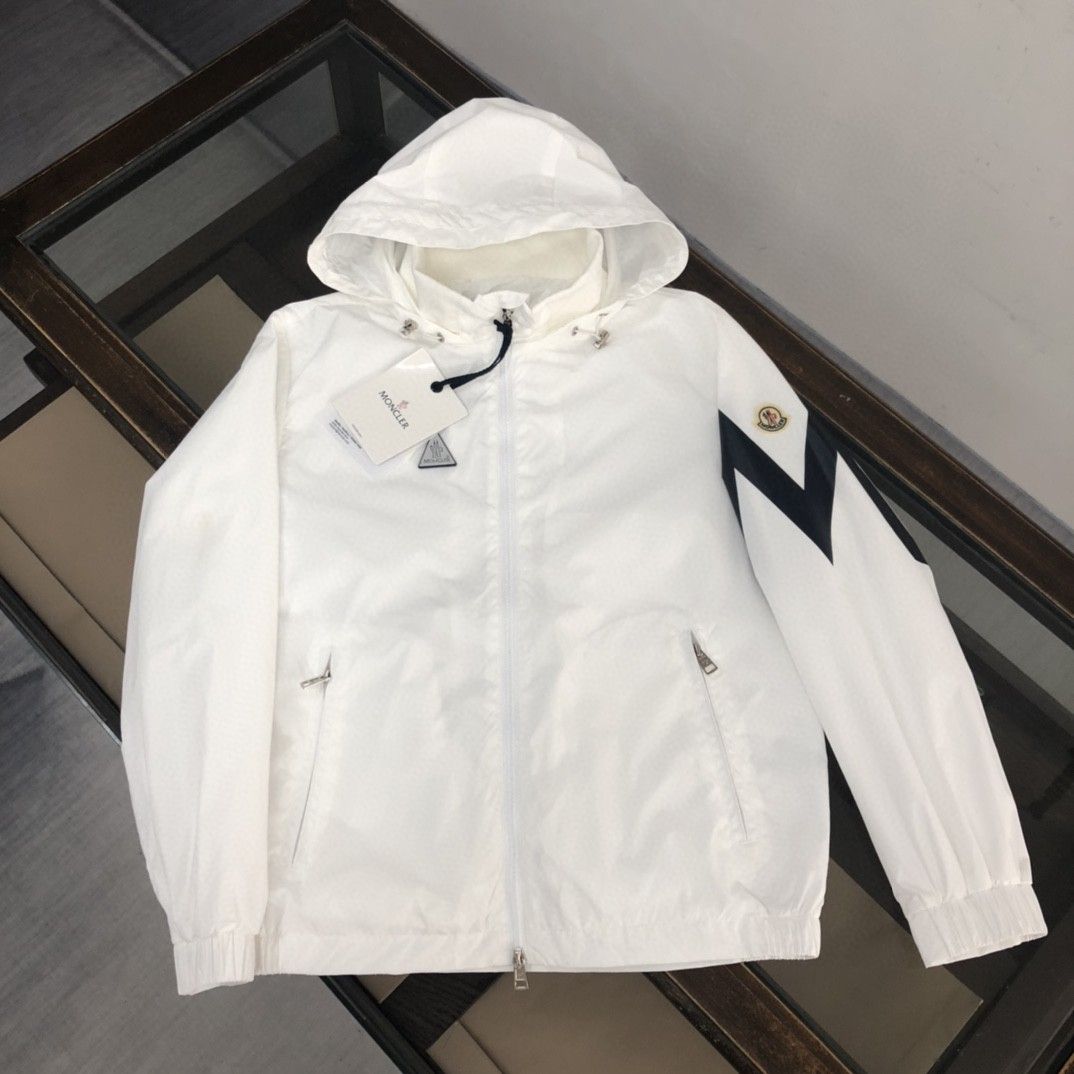 MONCLER春と秋の新作フード付きウインドブレーカージャケット