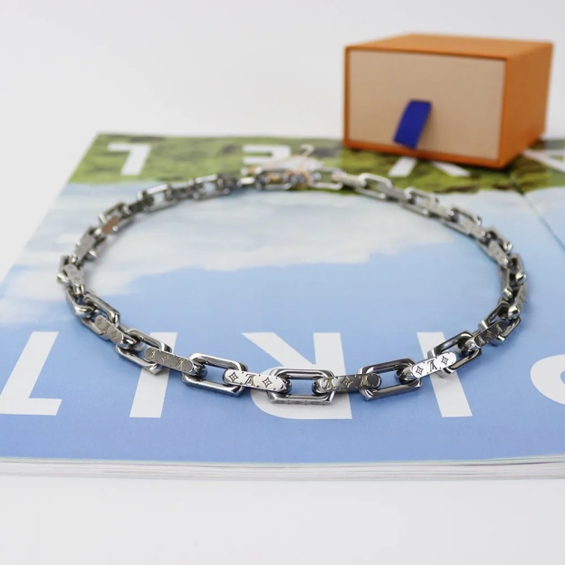 【国内発送/直営店】ネックレス BTS 防弾少年団 のジョングク着用 ♪ 完売必至 ★コリエ チェーン モノグラム