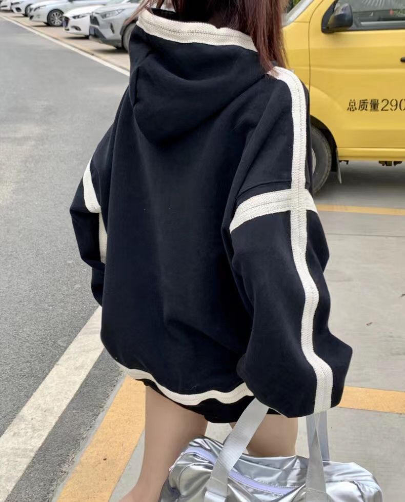 LOEWE コントラストの刺繍が施されたコート カーディガン   スウェットクル  パーカー