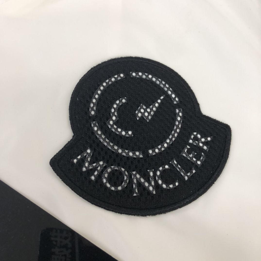 MONCLER春夏メンズフード付き長袖ジャケット