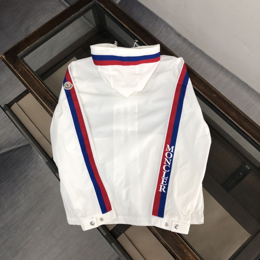 MONCLER人気の男性用ファスナー付きフード付きジャケット