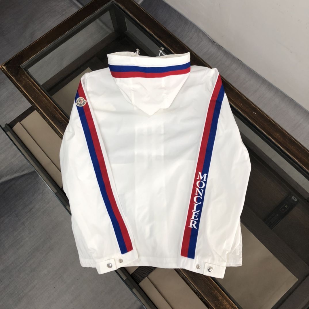 MONCLER人気の男性用ファスナー付きフード付きジャケット