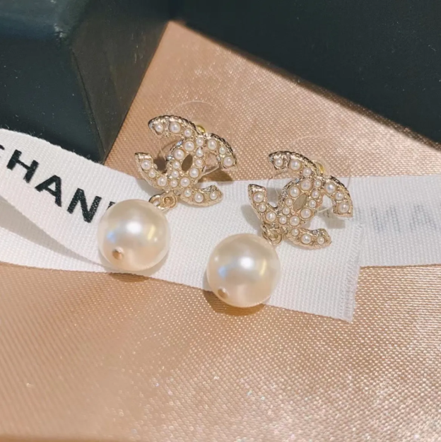 【国内発送/直営店】ゴールドパールピアス 2*3.4cm