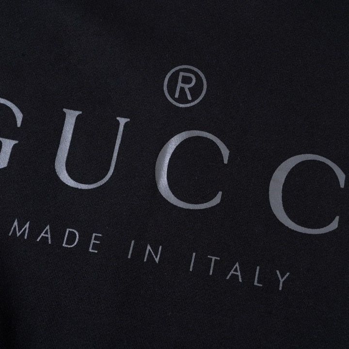 GUCCI  パーカー 長袖  ファッション　丸襟  人気　グーチロゴプリント　