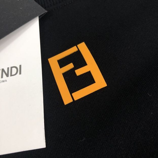 FENDI  パーカー フェンディ おしゃれ 丸首 通勤 通学 秋服 男女兼用
