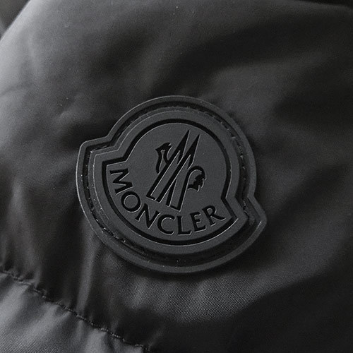 【国内発送】モンクレール ダウンジャケット MONTCLA ファッション　メンズ